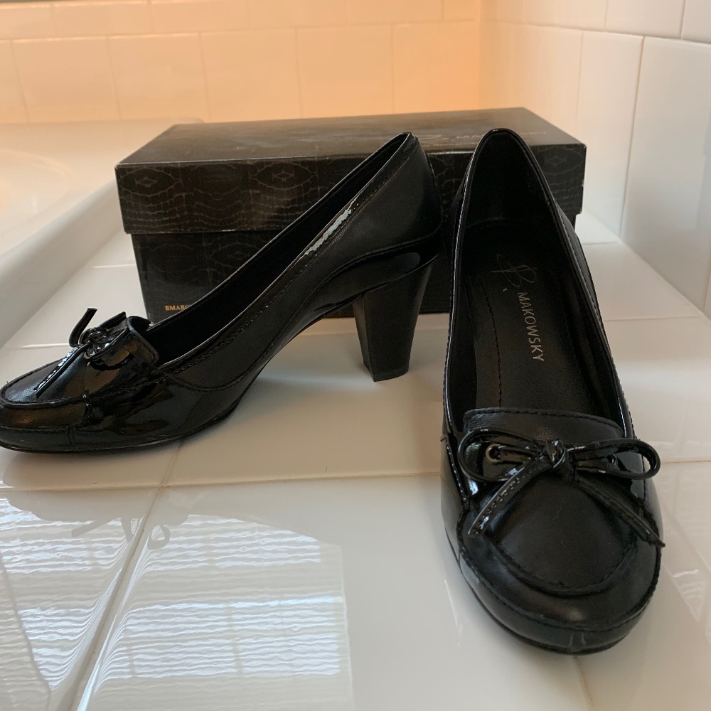 B Makowsky Heels black shoes